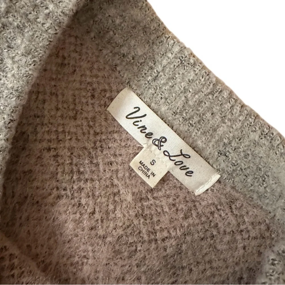 Vine and Love Cozy Geometric Patterned Sweater EUC Size S